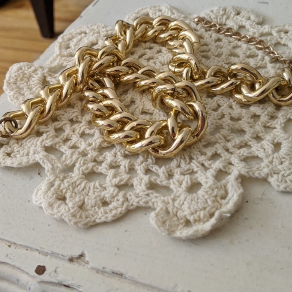 chunky gold necklace